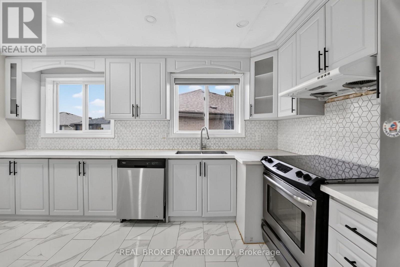 27 Vange Crescent Property Photo 6
