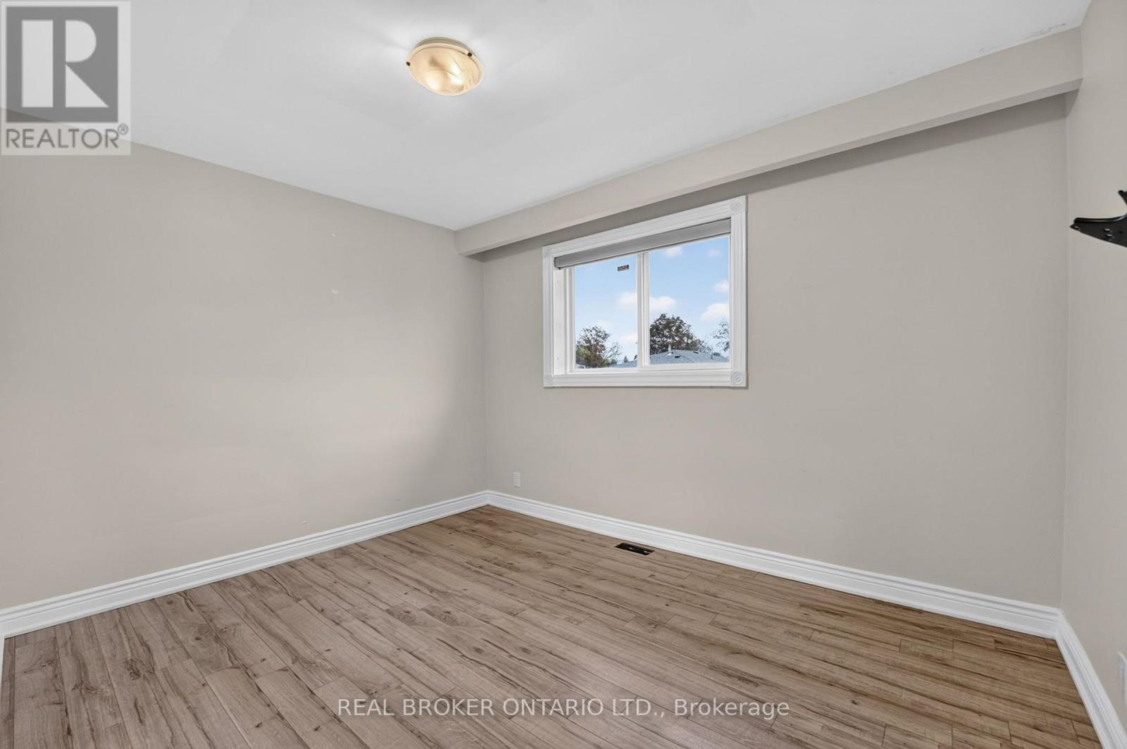 27 Vange Crescent Property Photo 16