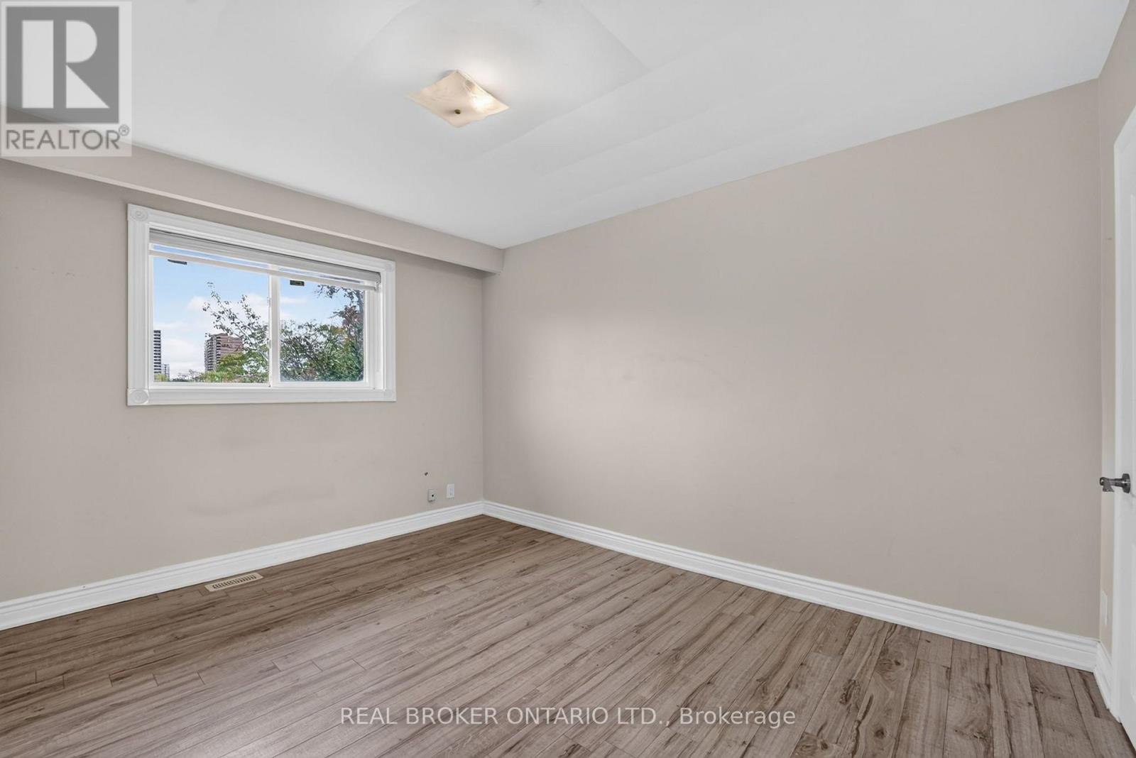 27 Vange Crescent Property Photo 18