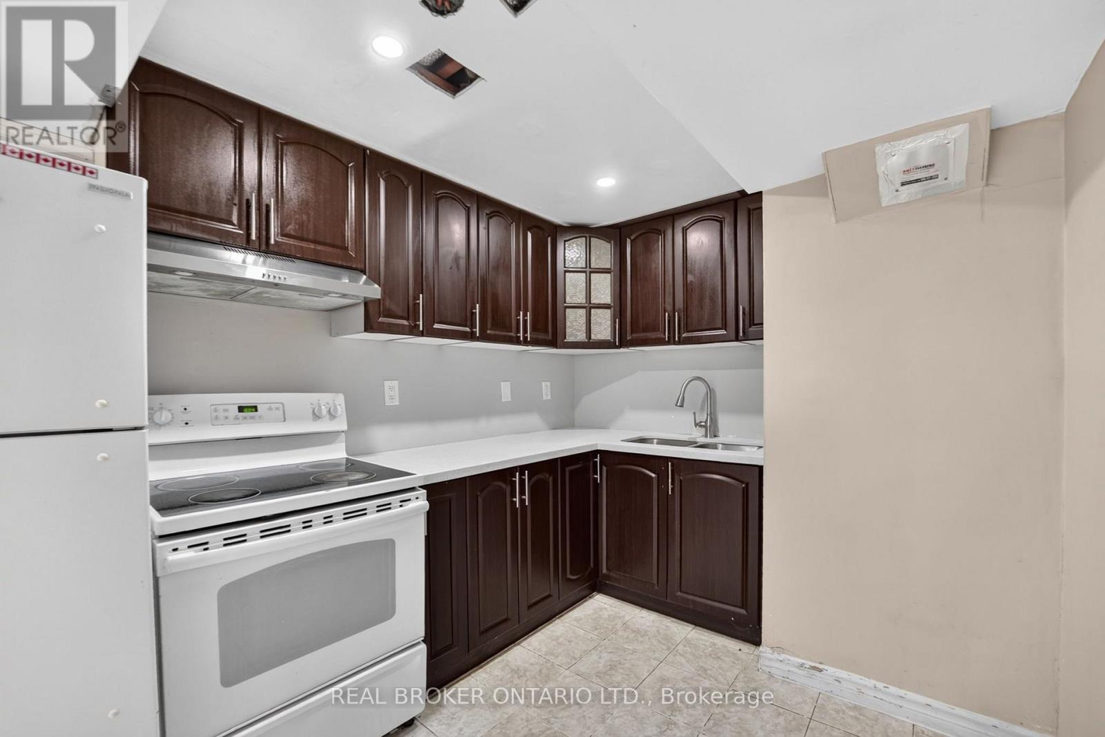 27 Vange Crescent Property Photo 28