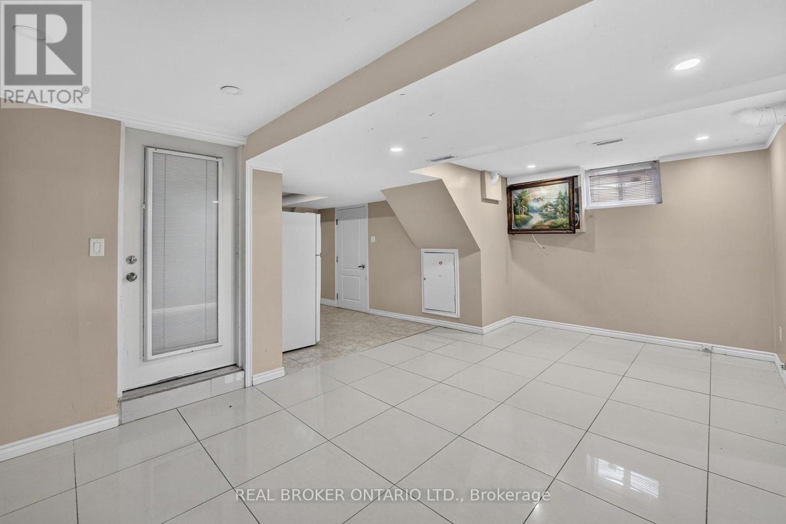 27 Vange Crescent Property Photo 32