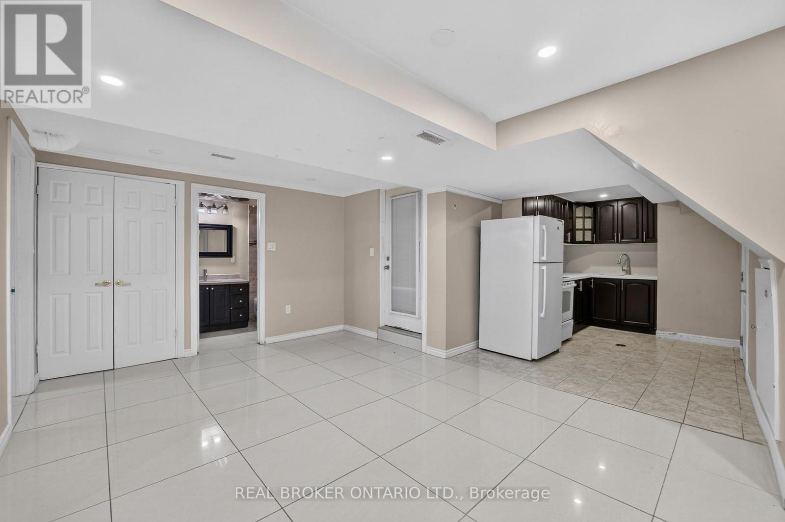 27 Vange Crescent Property Photo 33