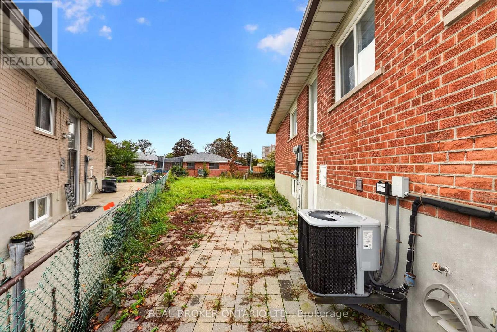 27 Vange Crescent Property Photo 41
