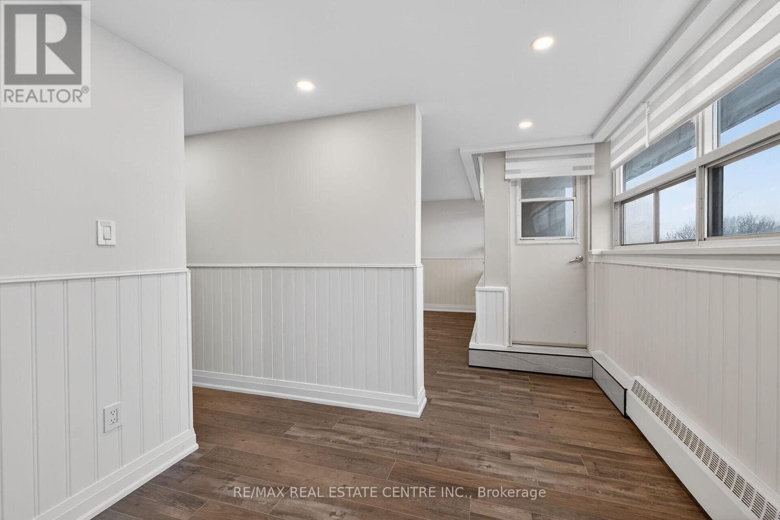 702 - 212 Kerr Street Property Photo 15