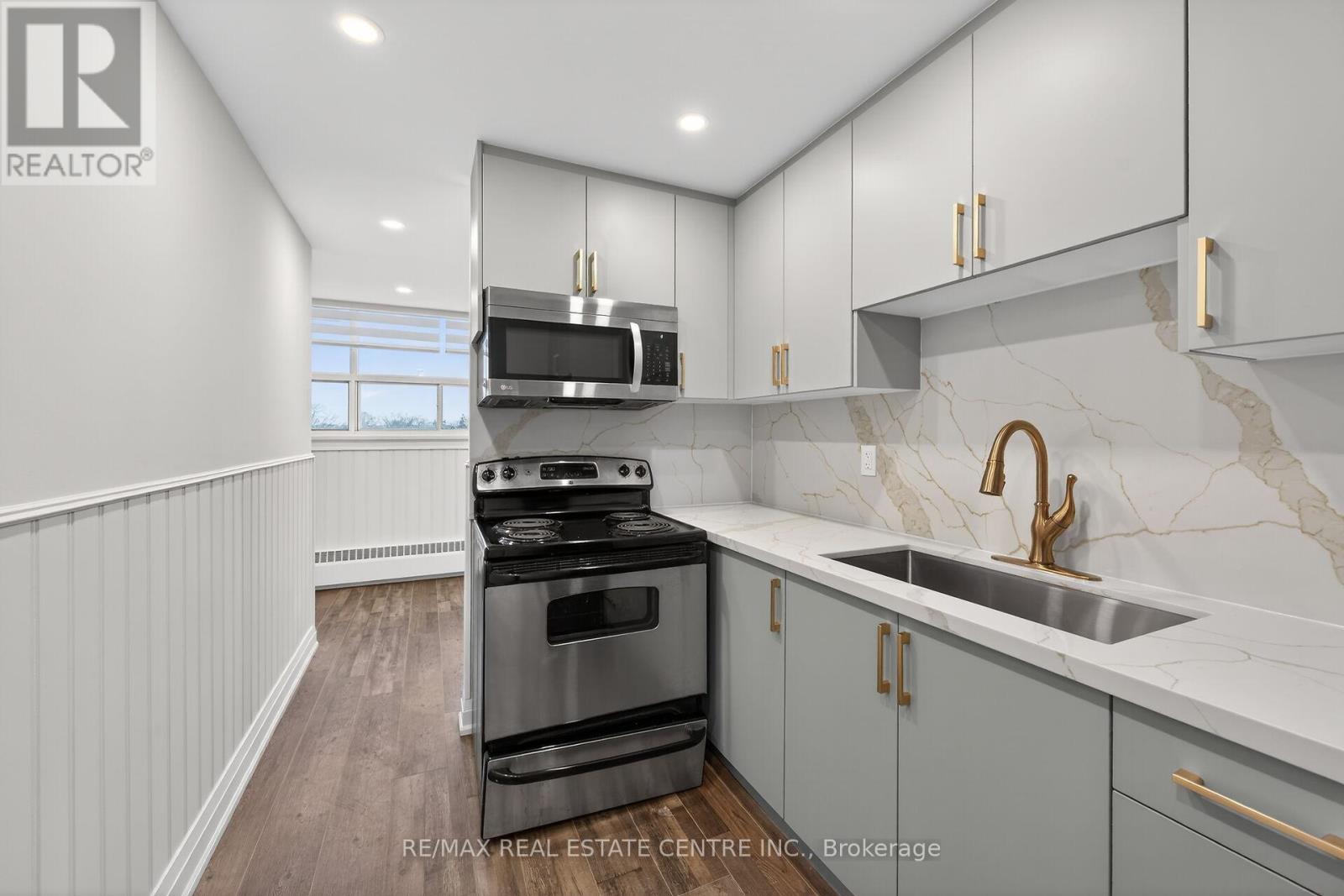 702 - 212 Kerr Street Property Photo 19