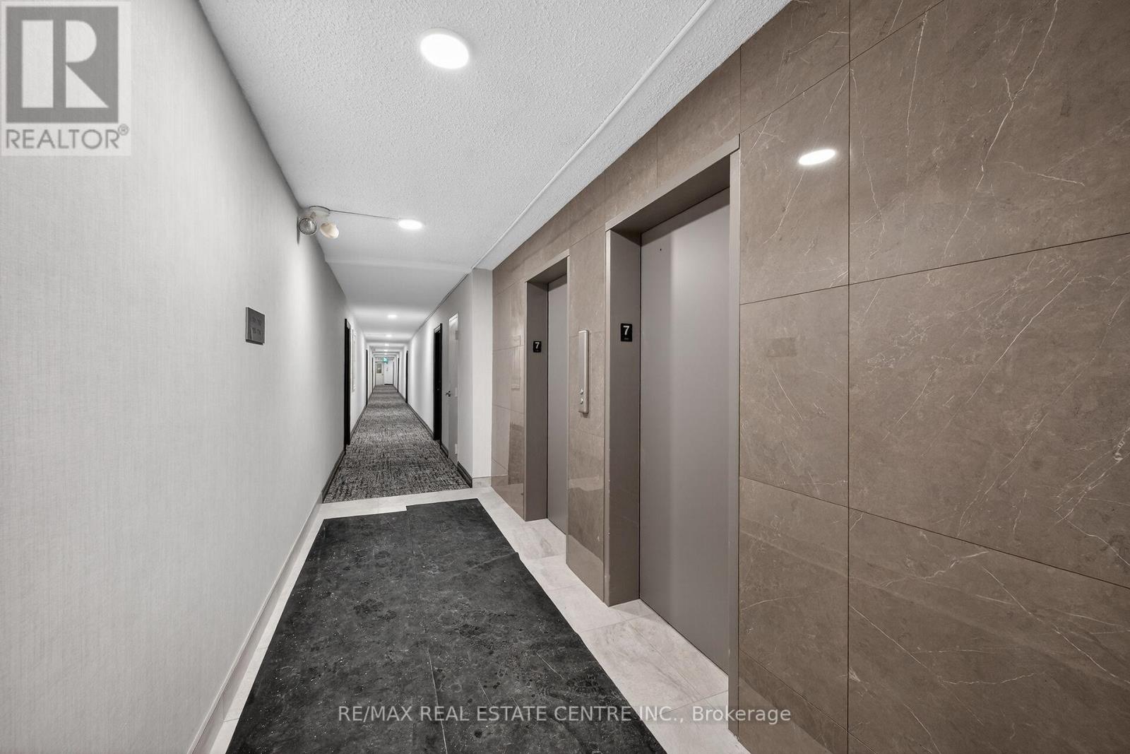 702 - 212 Kerr Street Property Photo 28