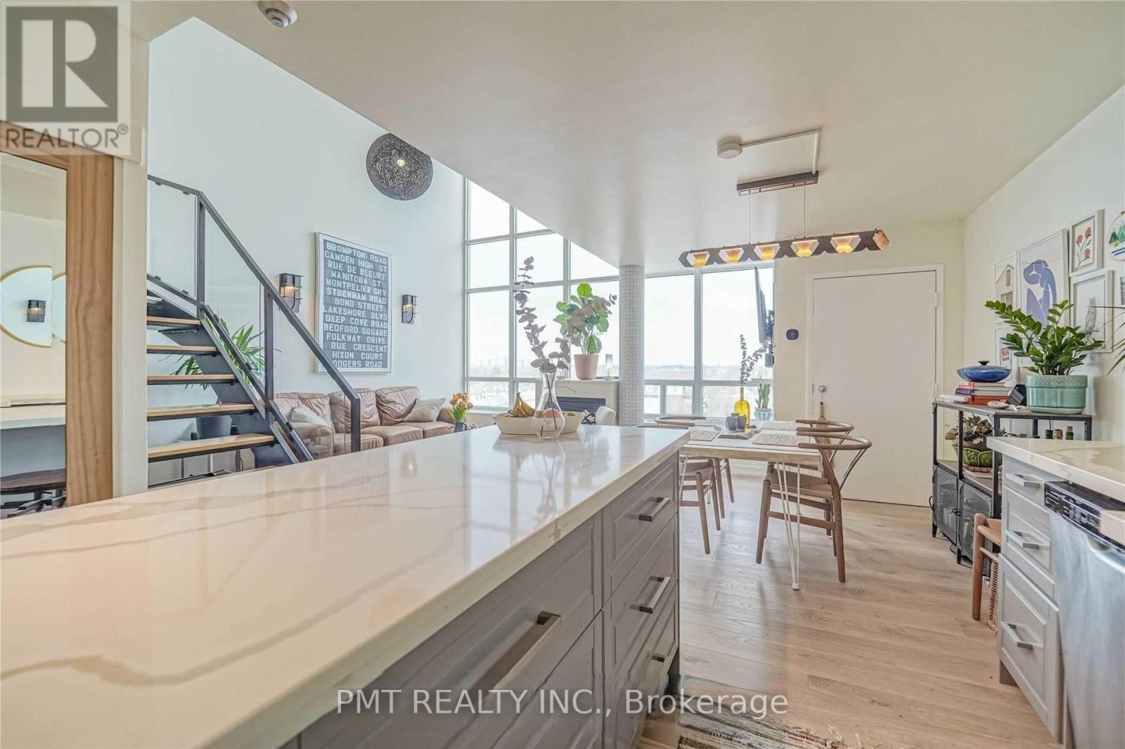 624 - 250 Manitoba Street Property Photo 5