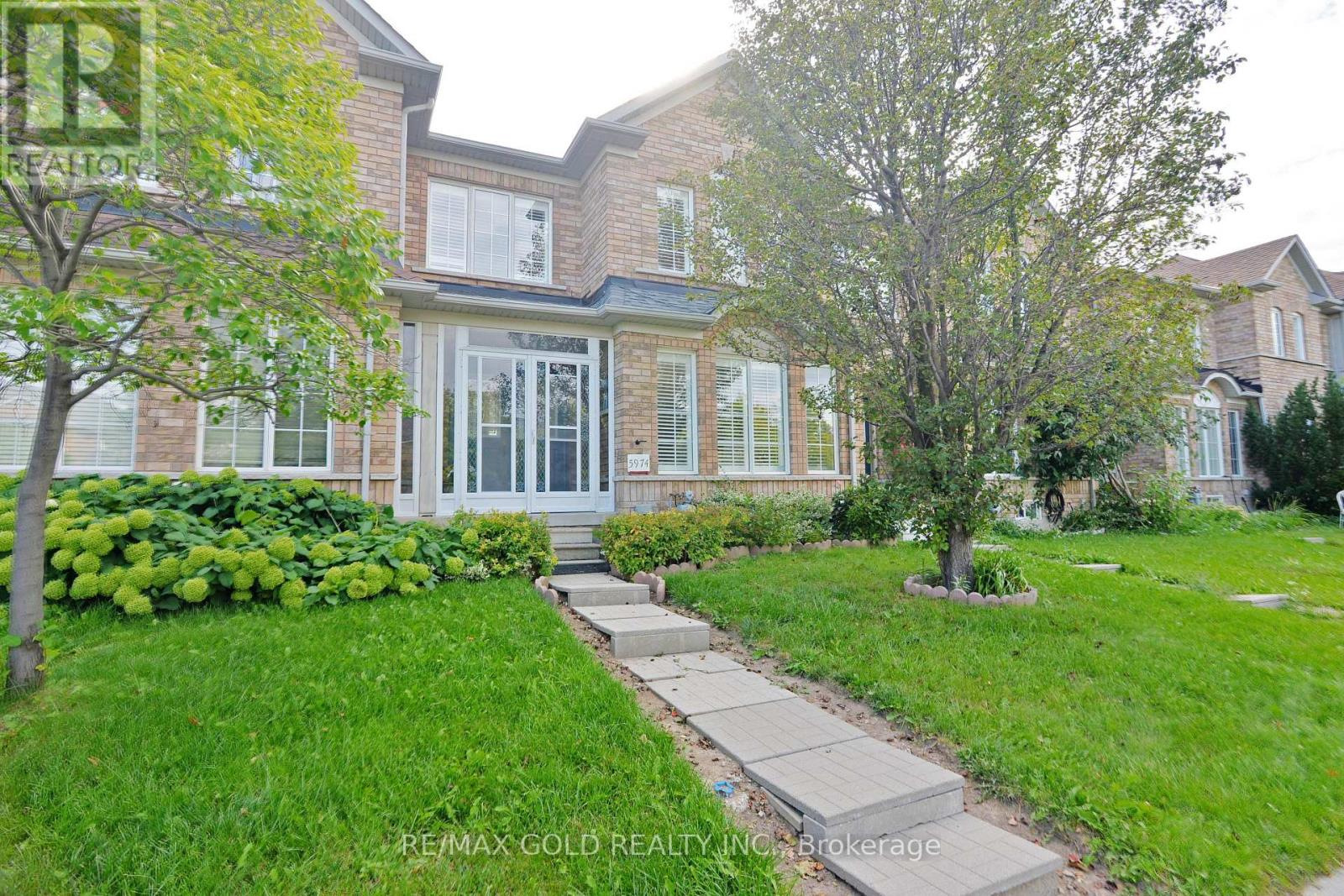 5974 Tenth Line Property Photo 2