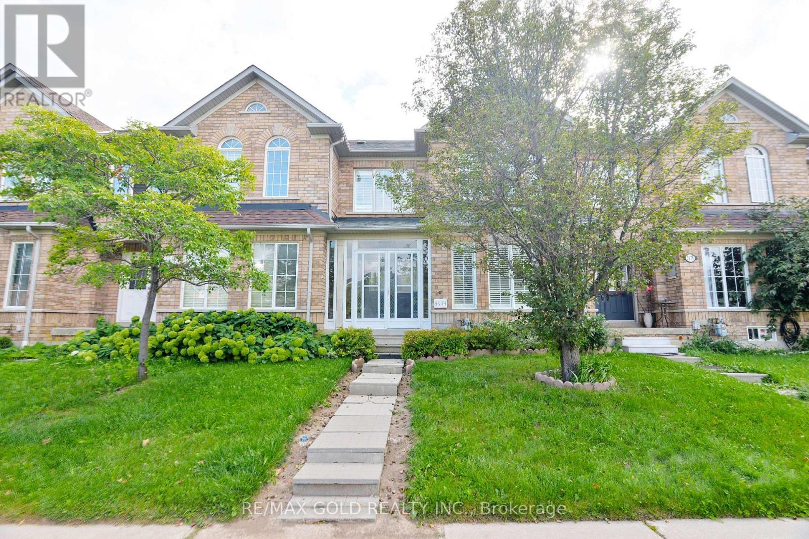 5974 Tenth Line Property Photo 3