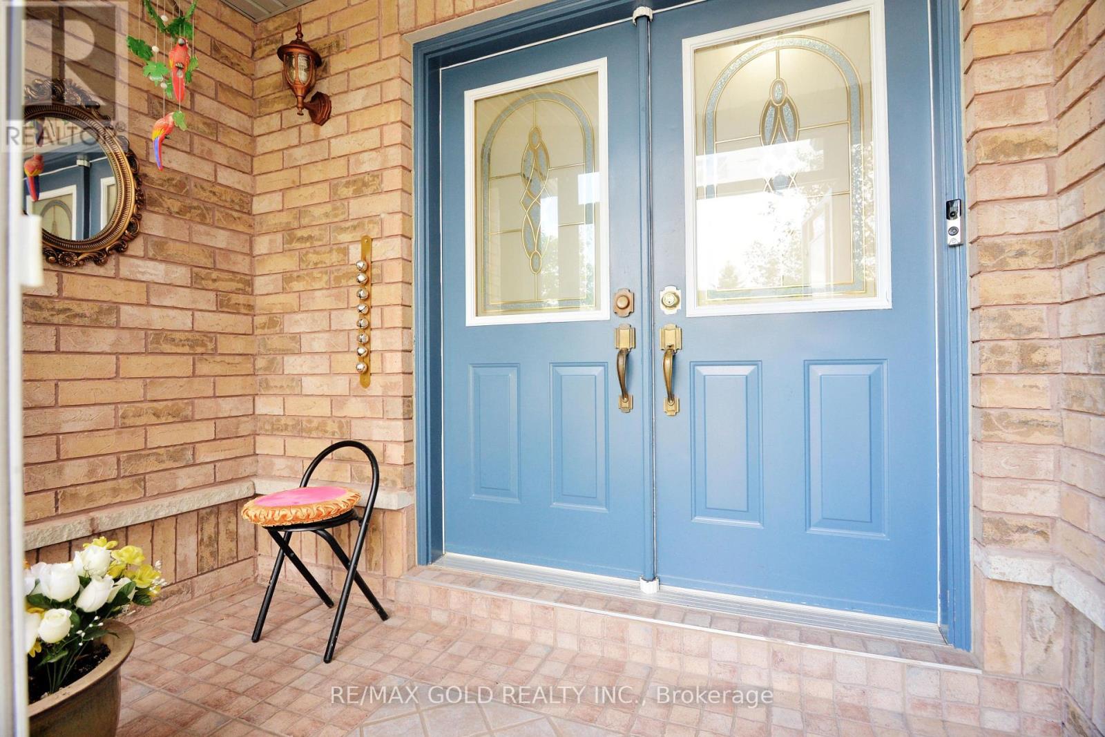 5974 Tenth Line Property Photo 4