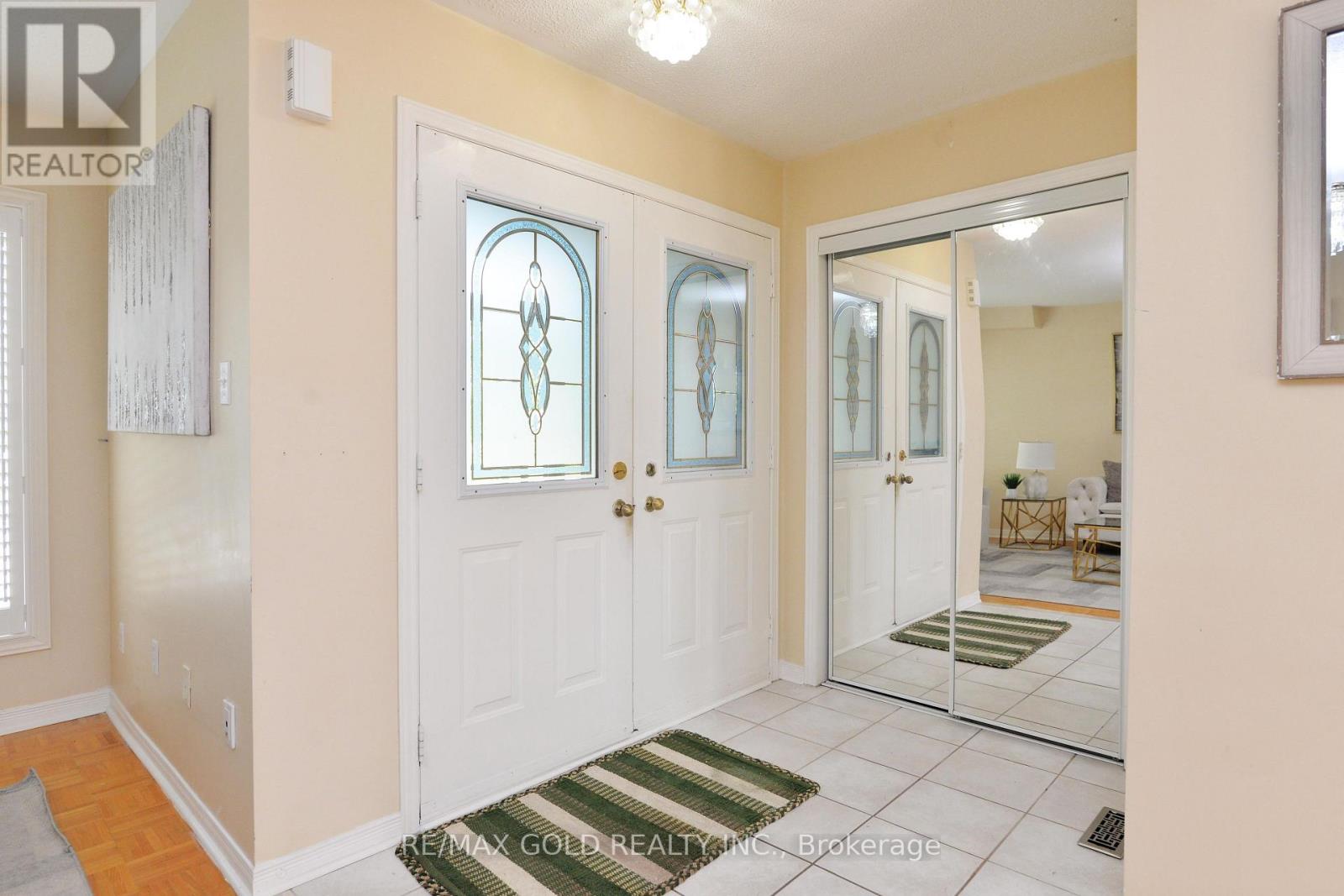 5974 Tenth Line Property Photo 6
