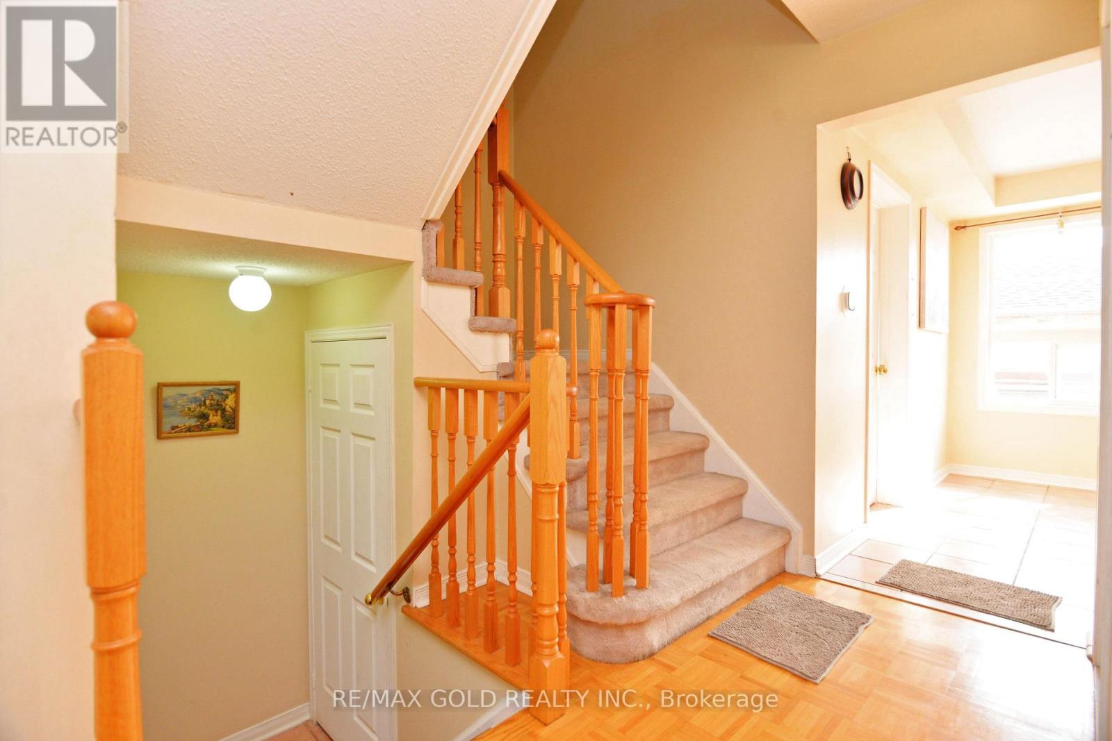 5974 Tenth Line Property Photo 12