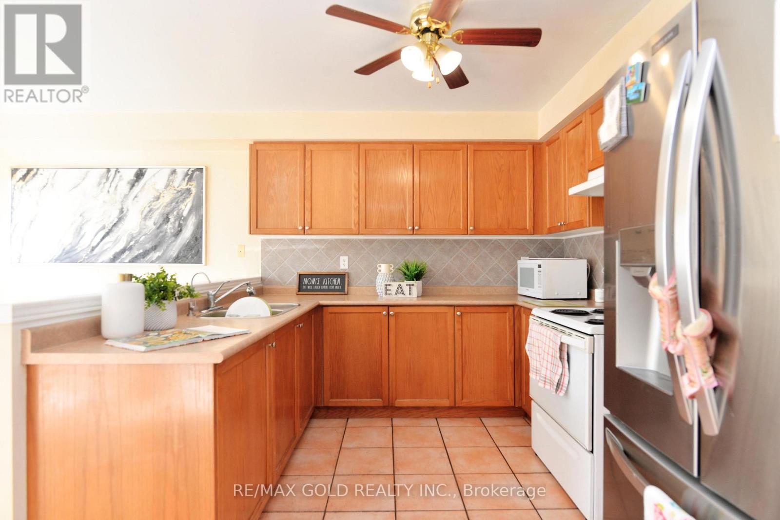 5974 Tenth Line Property Photo 15