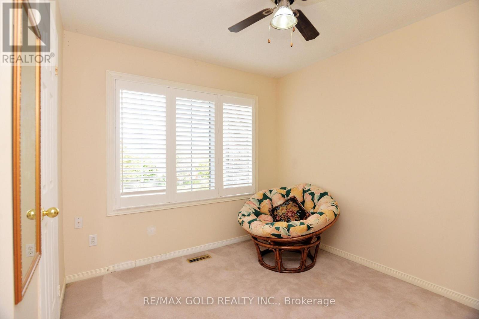 5974 Tenth Line Property Photo 32