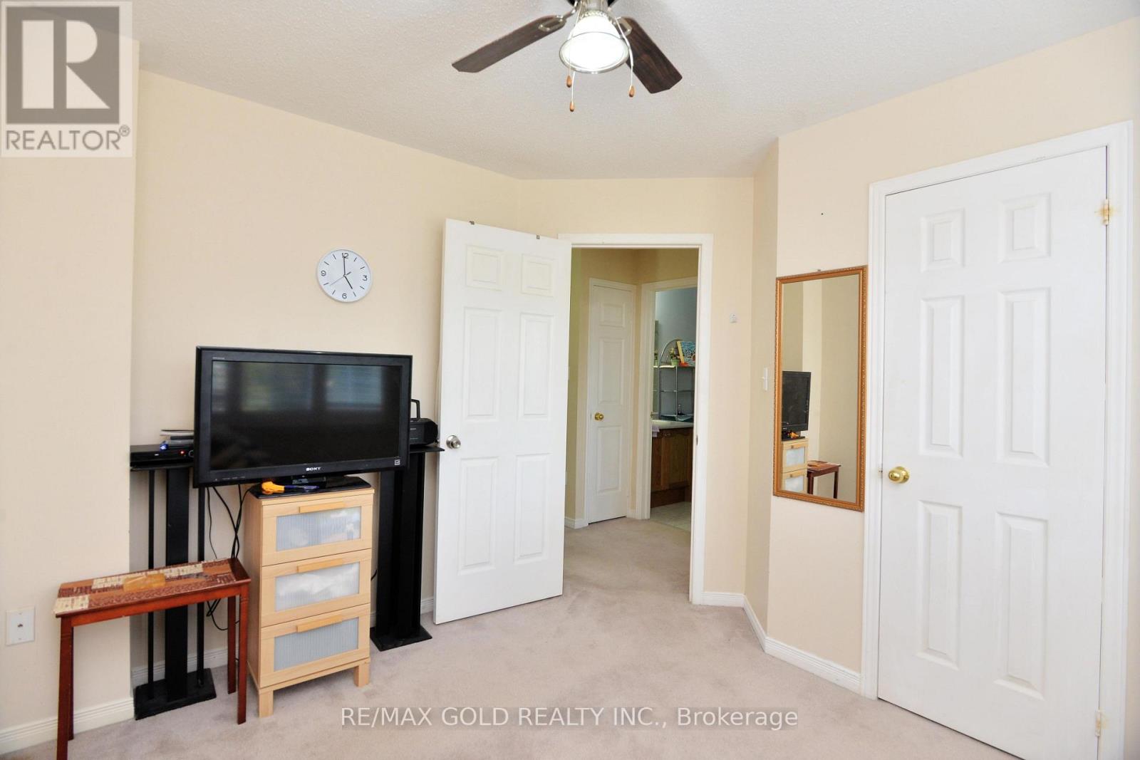 5974 Tenth Line Property Photo 33