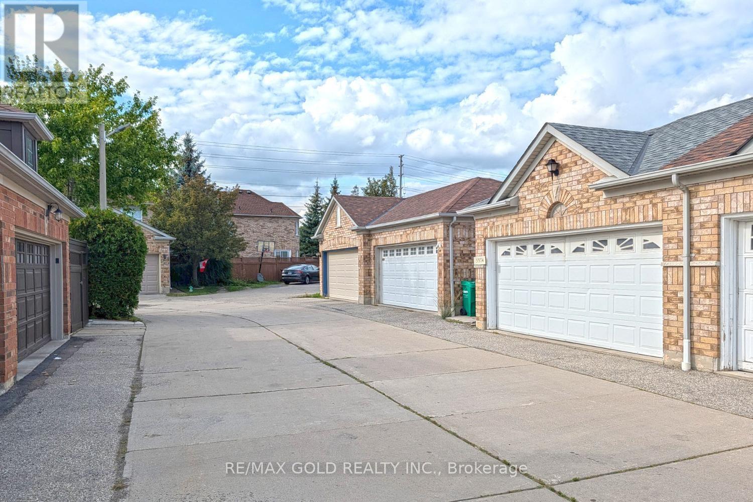 5974 Tenth Line Property Photo 44