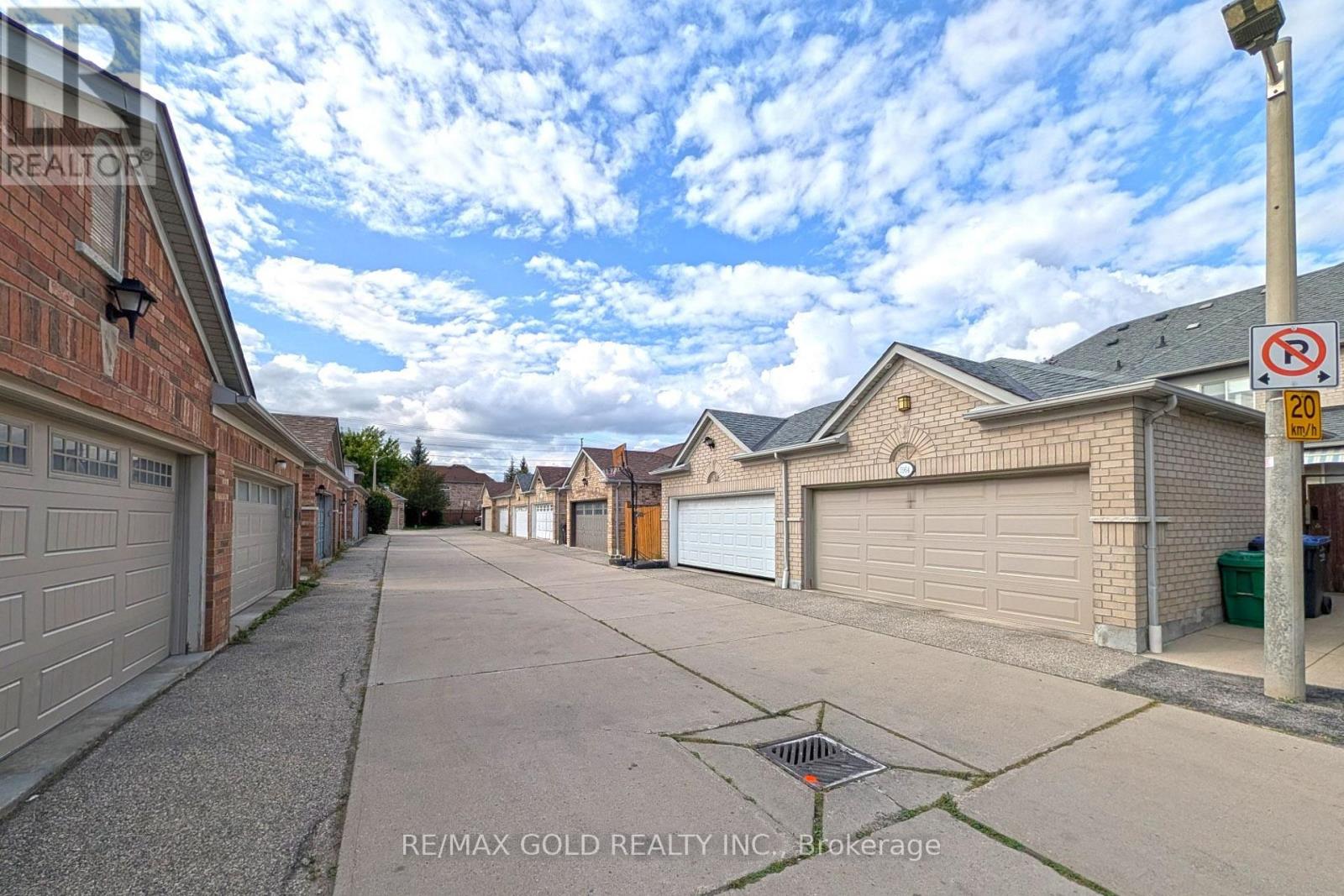 5974 Tenth Line Property Photo 45