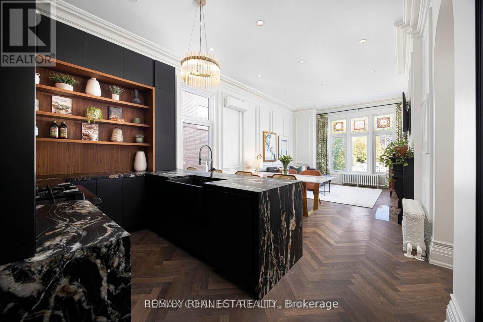 Main - 178 High Park Avenue Property Photo 8
