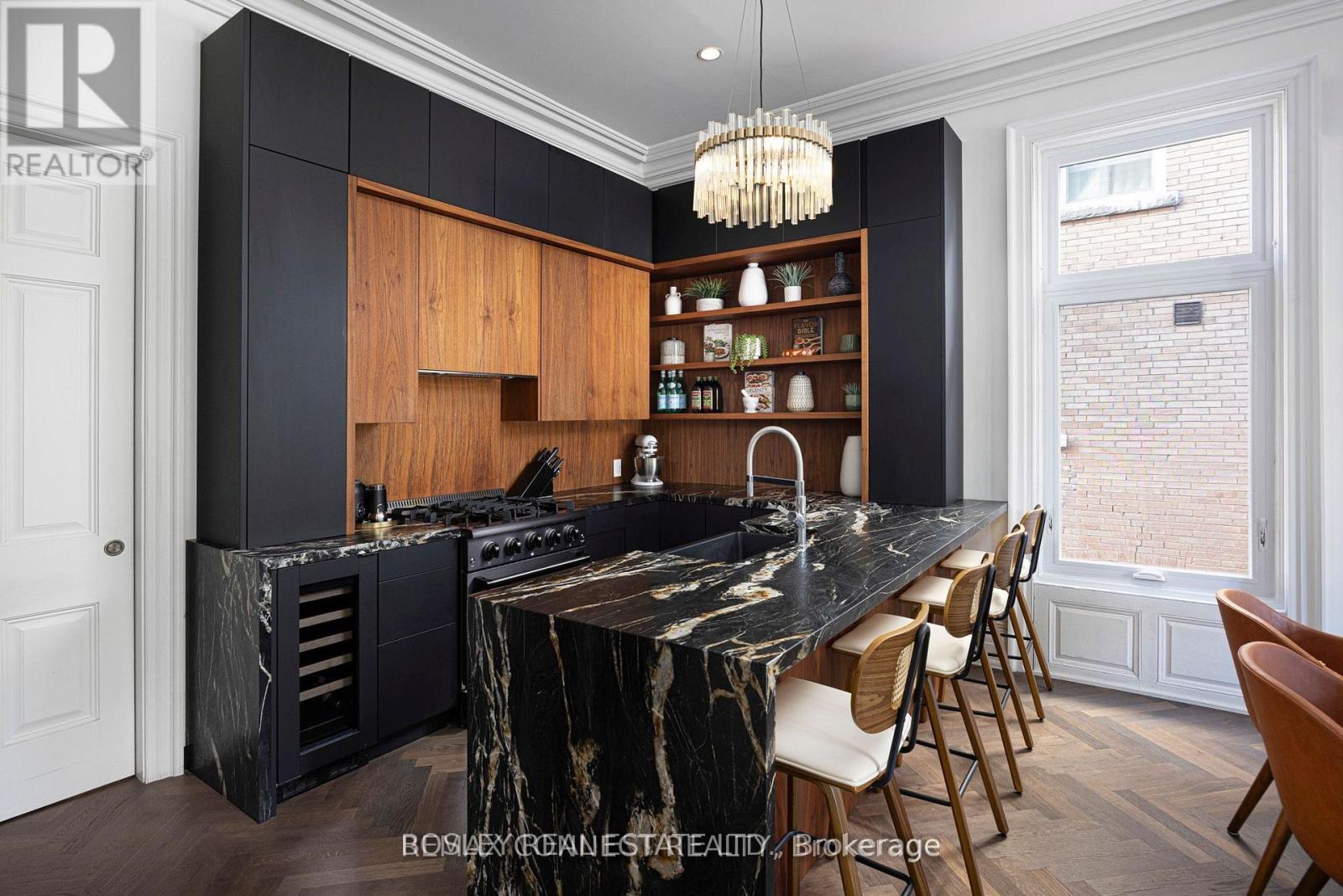 Main - 178 High Park Avenue Property Photo 17