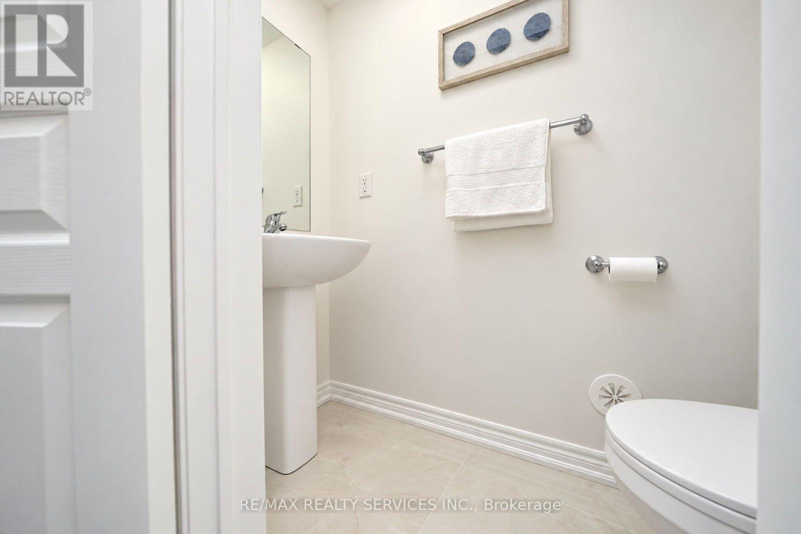 111 - 12 Cedarland Road Property Photo 25