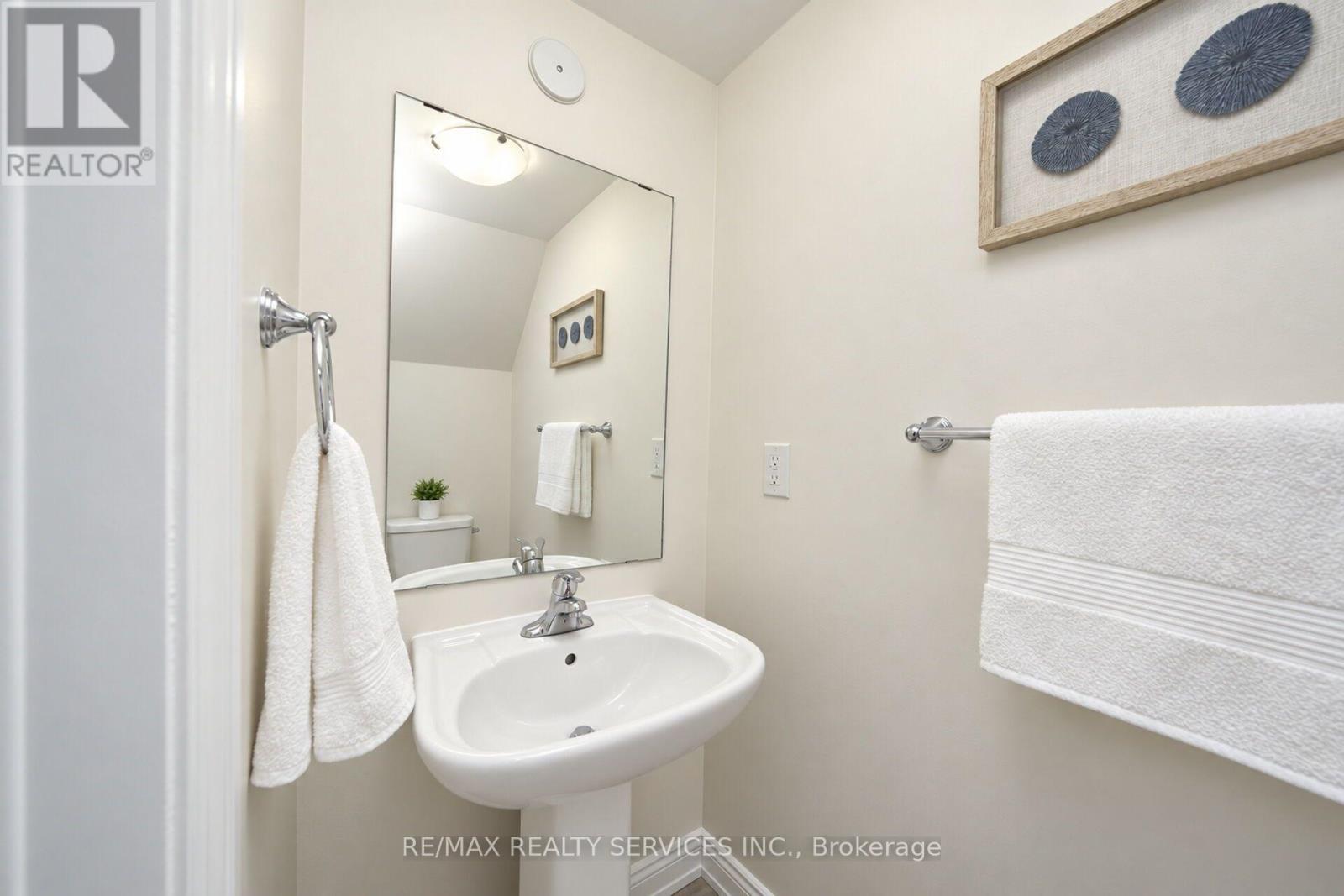 111 - 12 Cedarland Road Property Photo 26