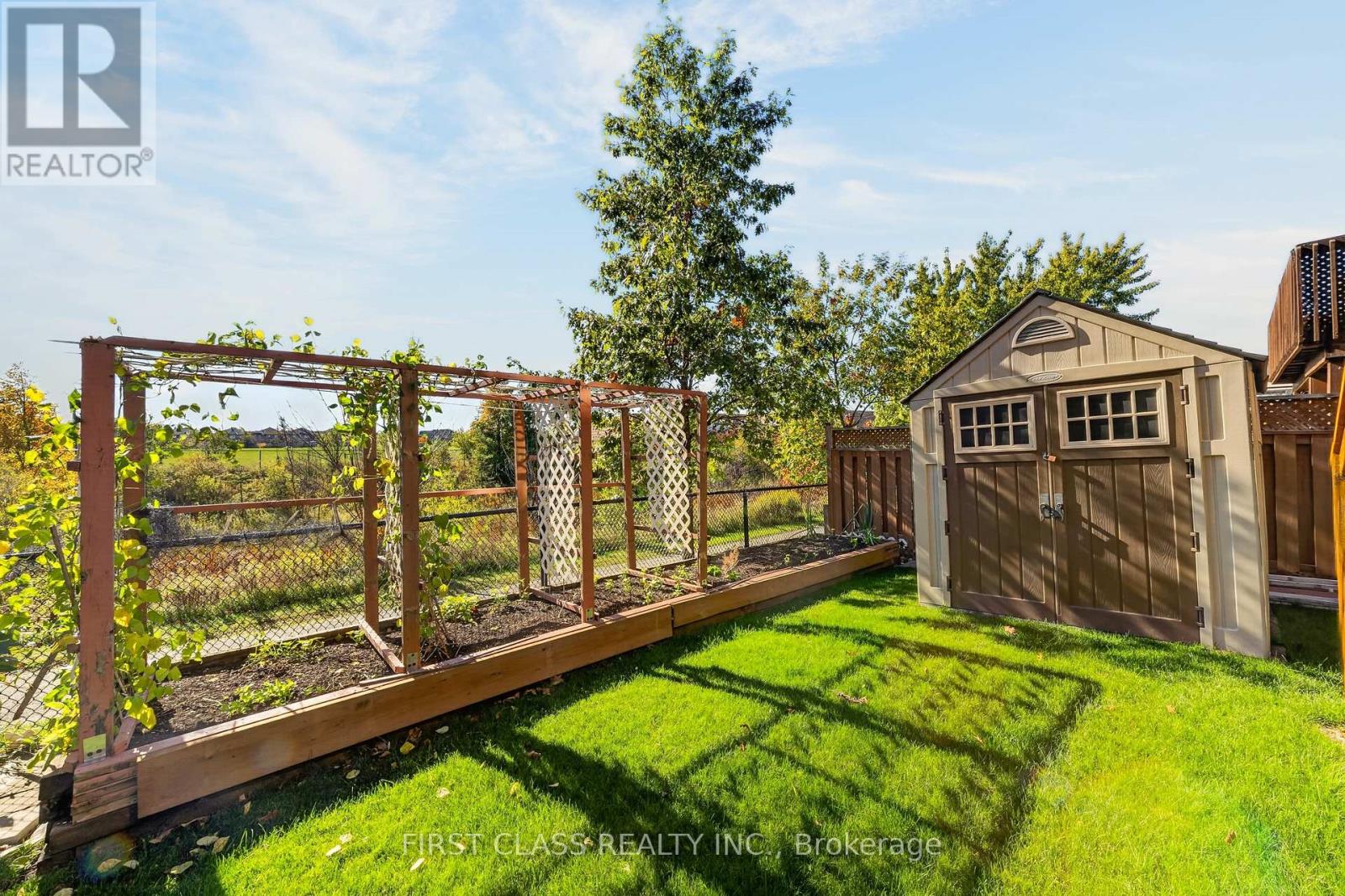 38 Pacific Wind Crescent Property Photo 41