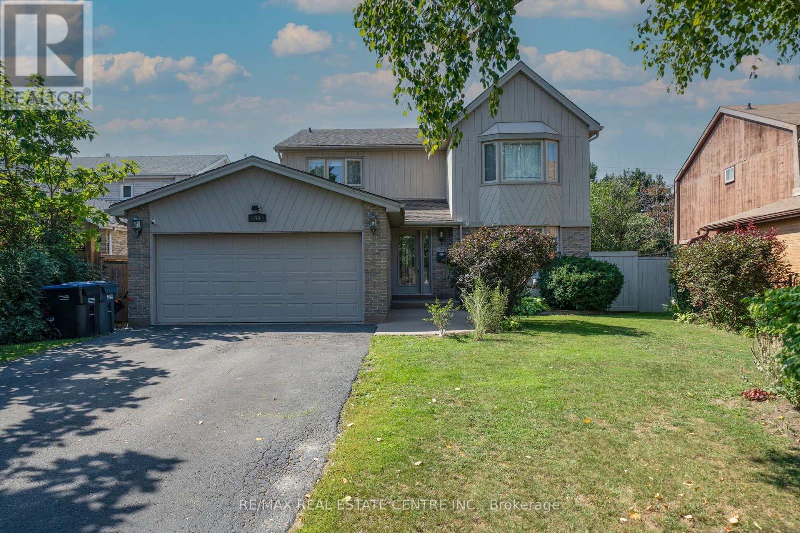 44 MADELAINE CRESCENT Property Photo 1