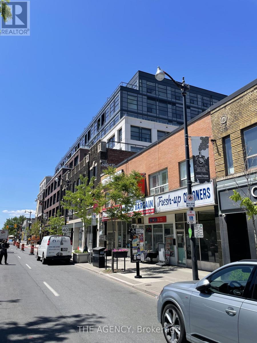 2936 Dundas Street W Property Photo 18