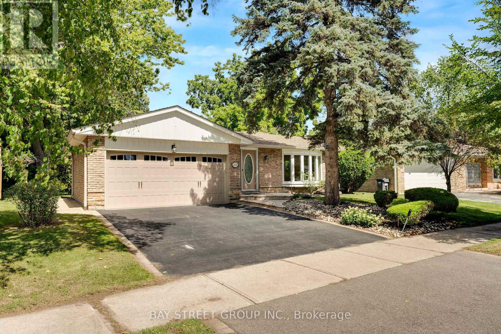 2283 Devon Road Property Photo 6