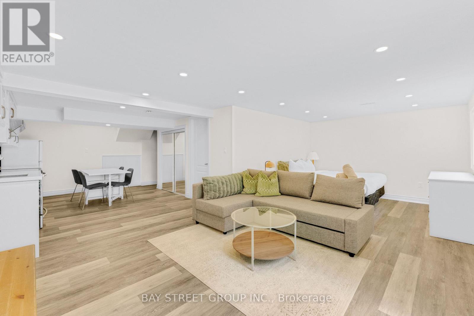 2283 Devon Road Property Photo 32
