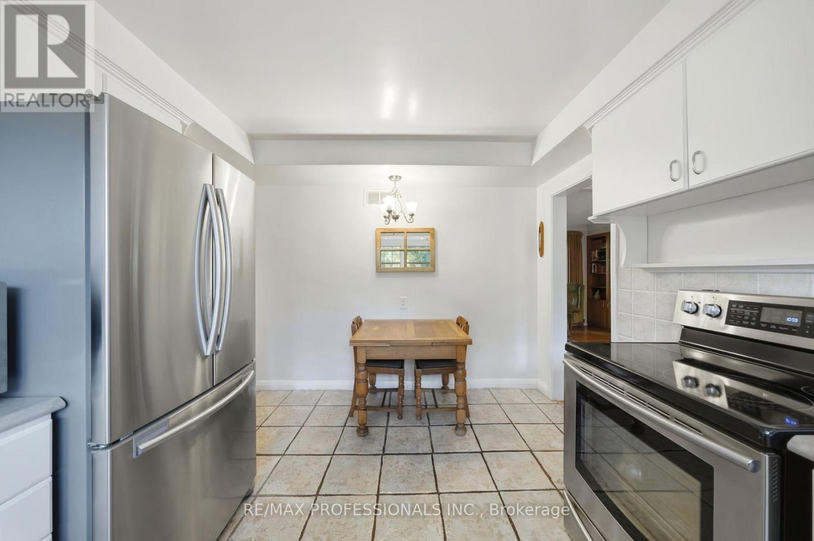 15 Hartfield Court Property Photo 18