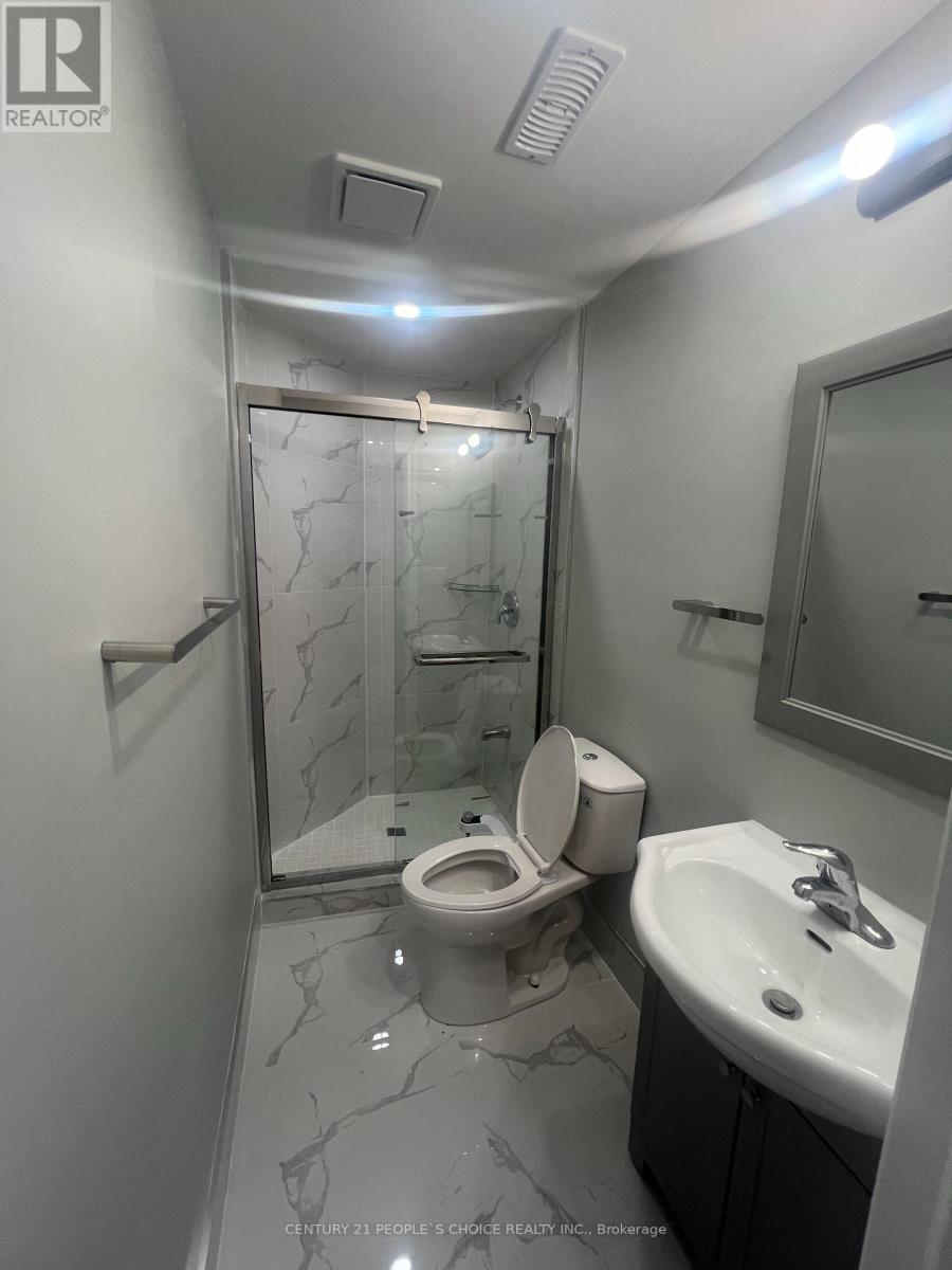 Lower - 27 Callandar Road Property Photo 9