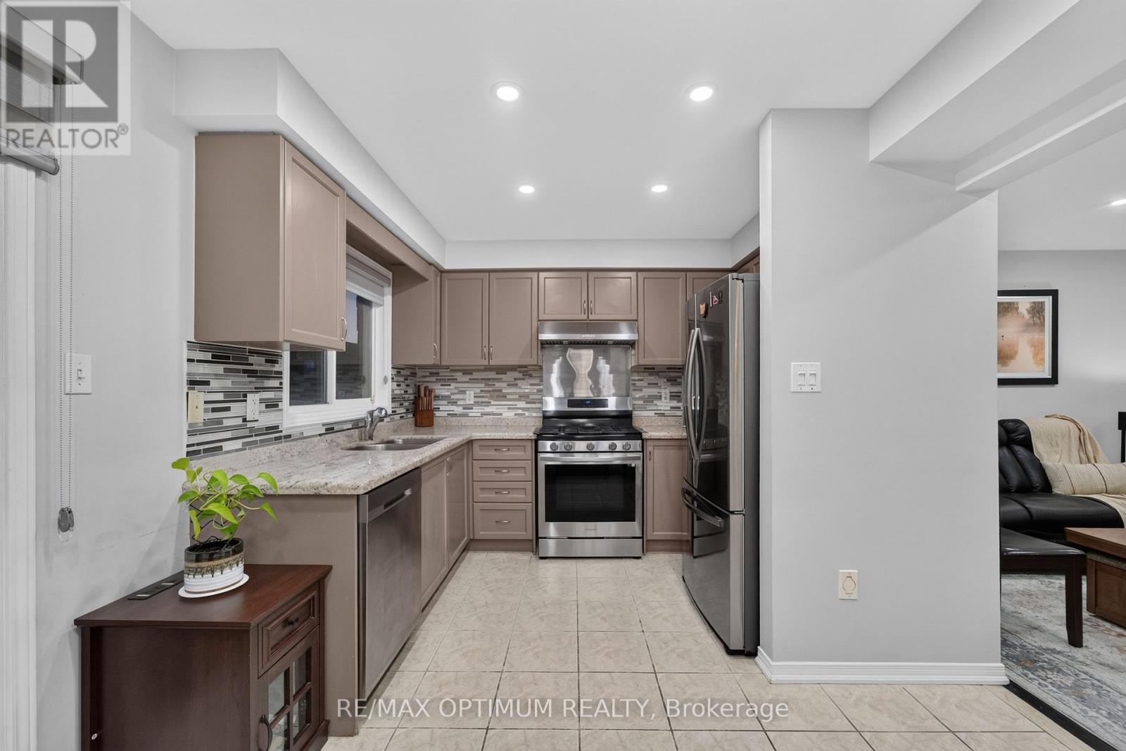 120 Zia Dodda Crescent Property Photo 14