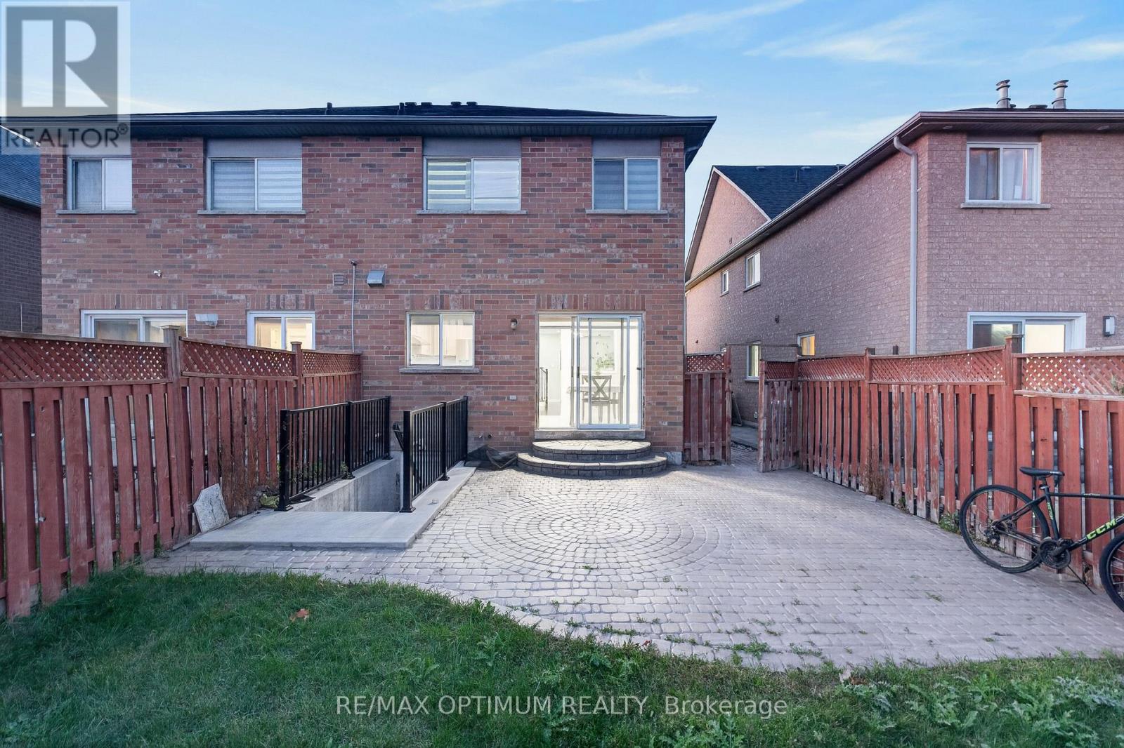 120 Zia Dodda Crescent Property Photo 44