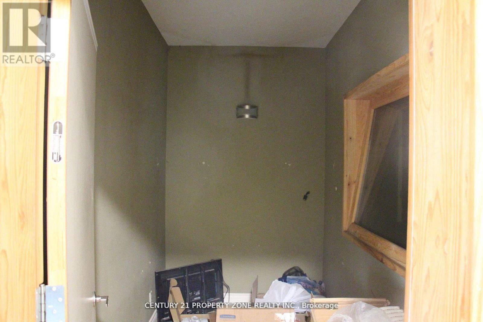 53 & 54 - 173 Advance Boulevard Property Photo 12