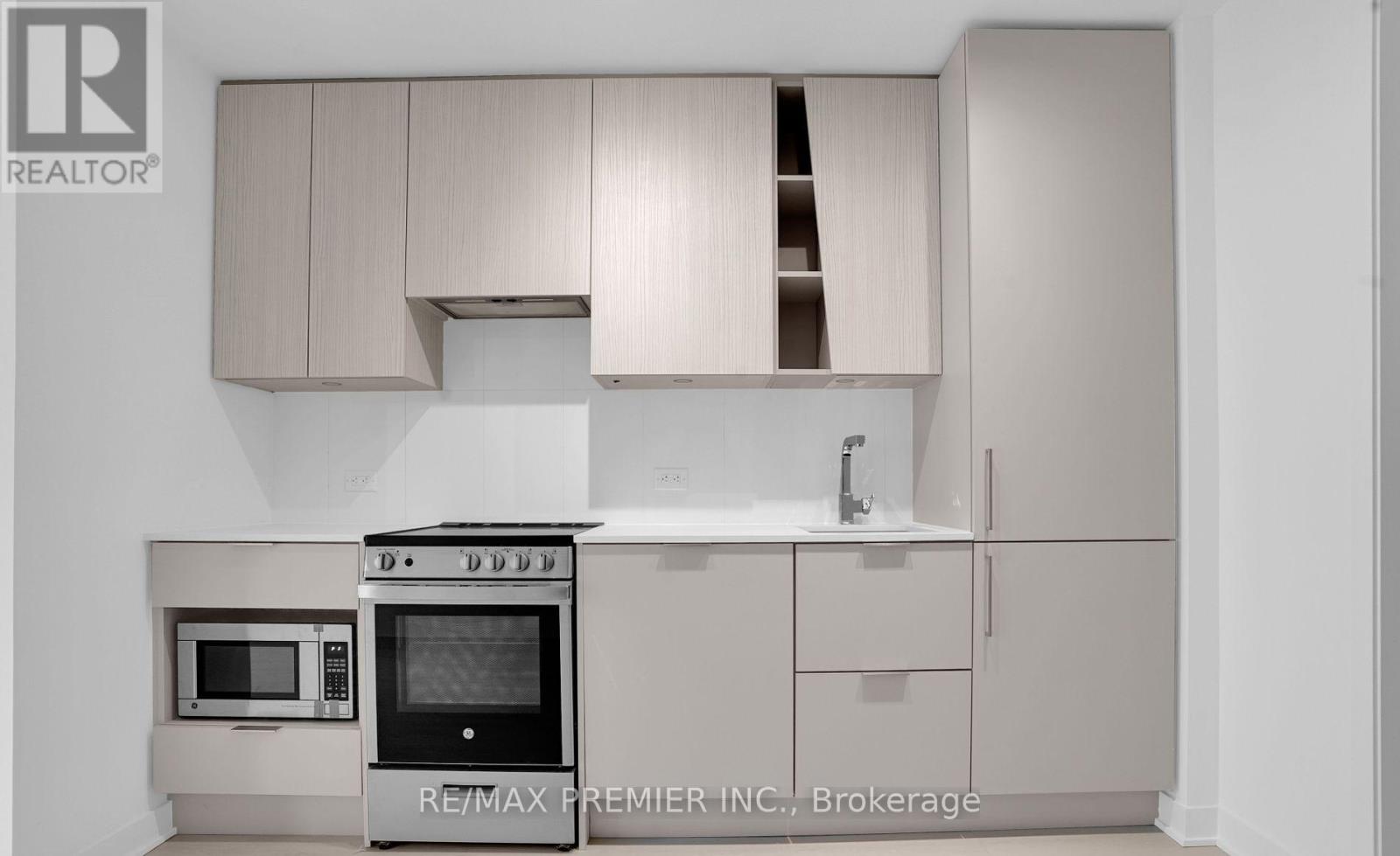 225 - 3900 Confederation Parkway Property Photo 5