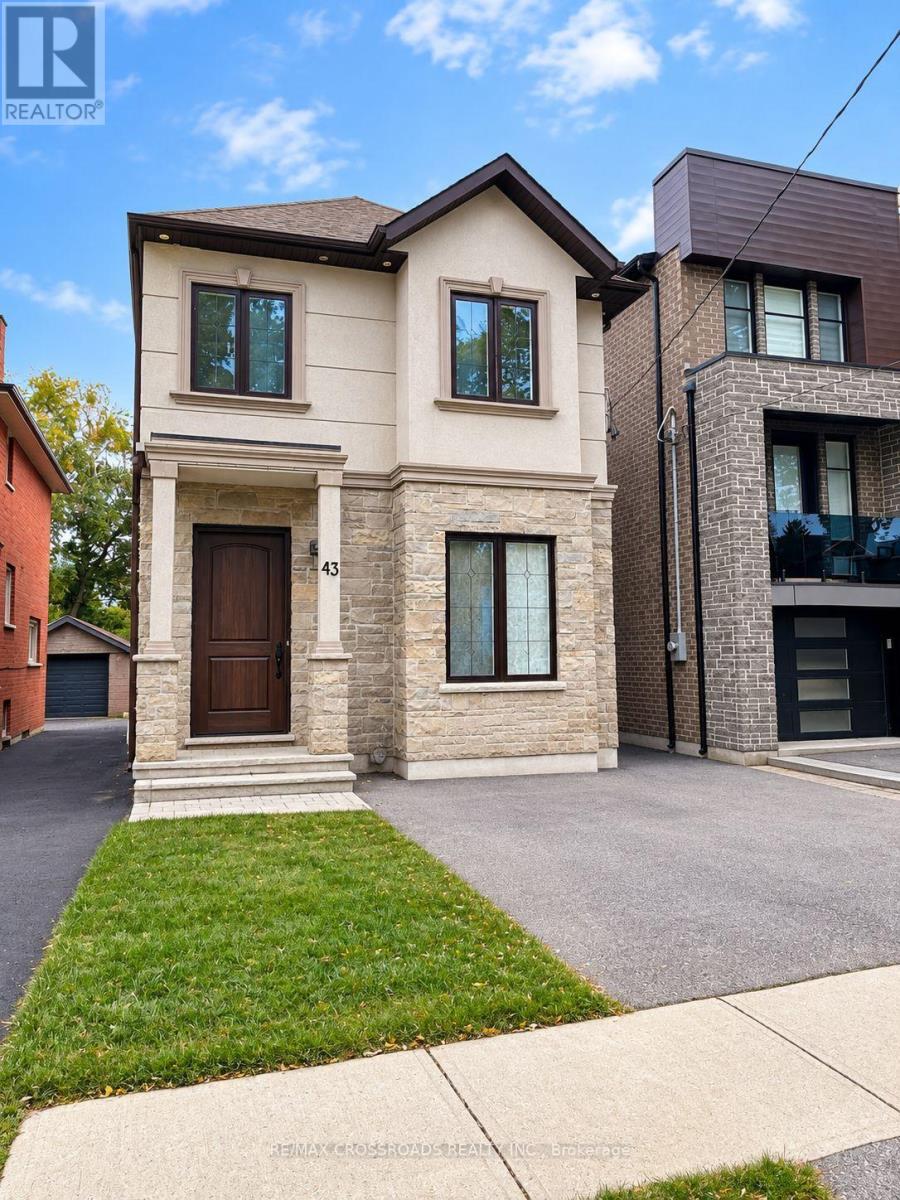 43 Waniska Avenue Property Photo 2