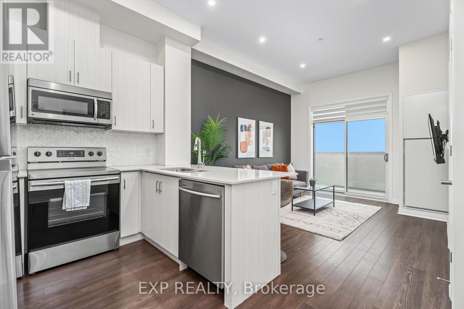 627 - 1105 Leger Way Property Photo 6