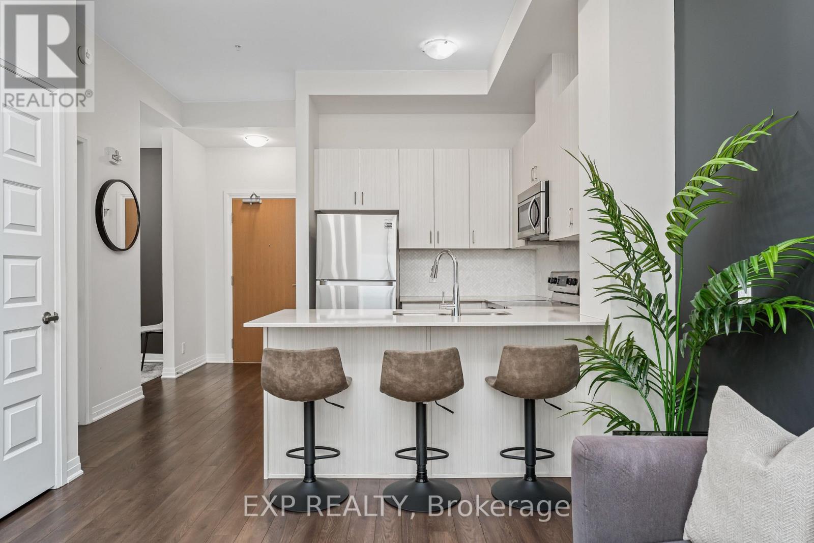 627 - 1105 Leger Way Property Photo 7
