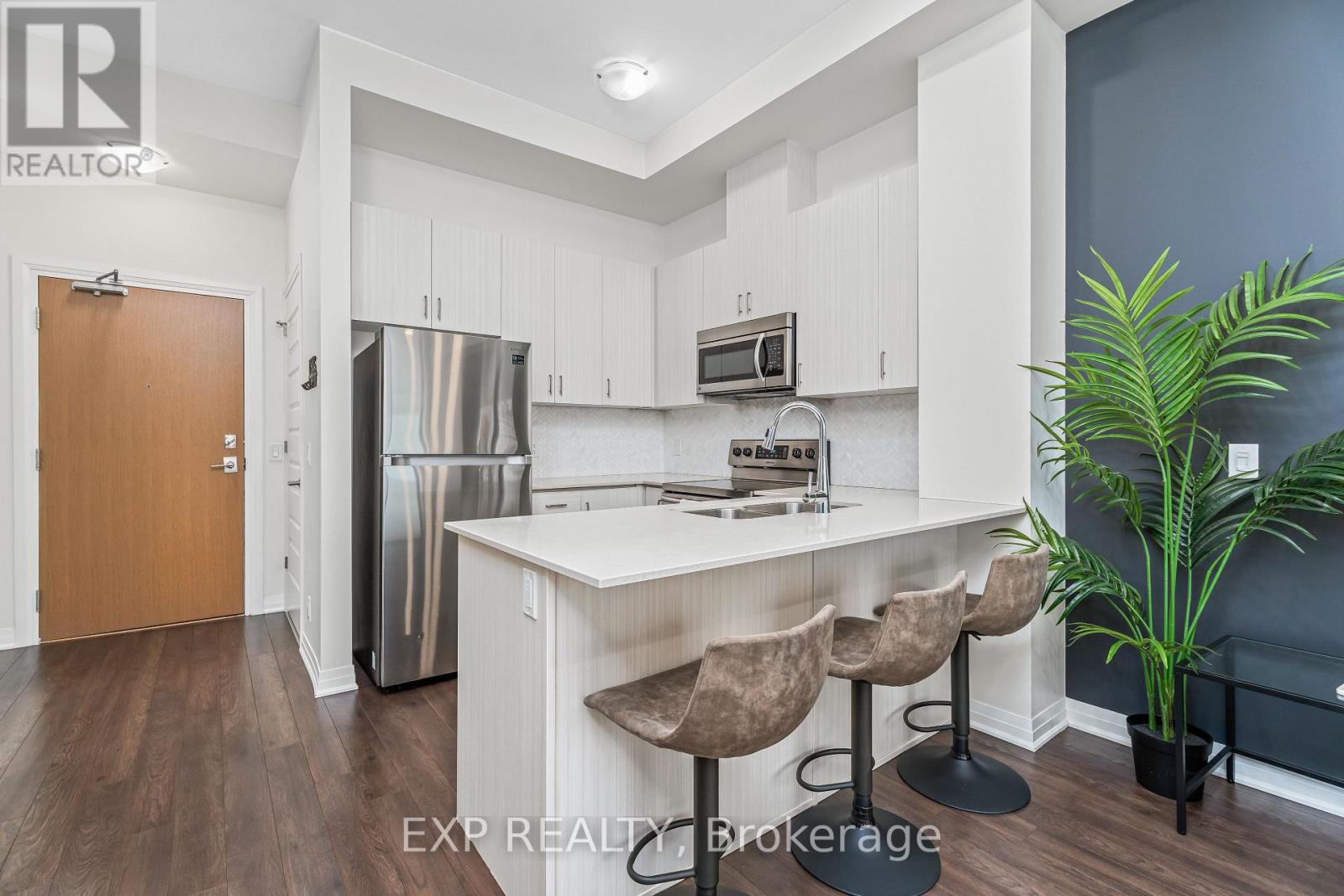 627 - 1105 Leger Way Property Photo 9