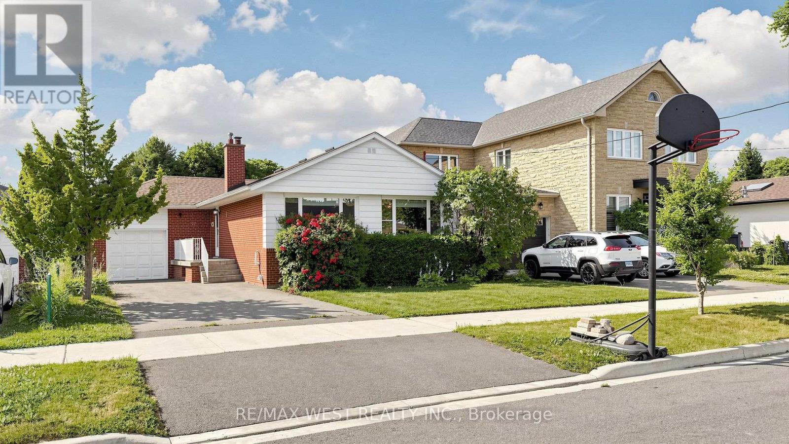 32 Allonsius Drive Property Photo 2