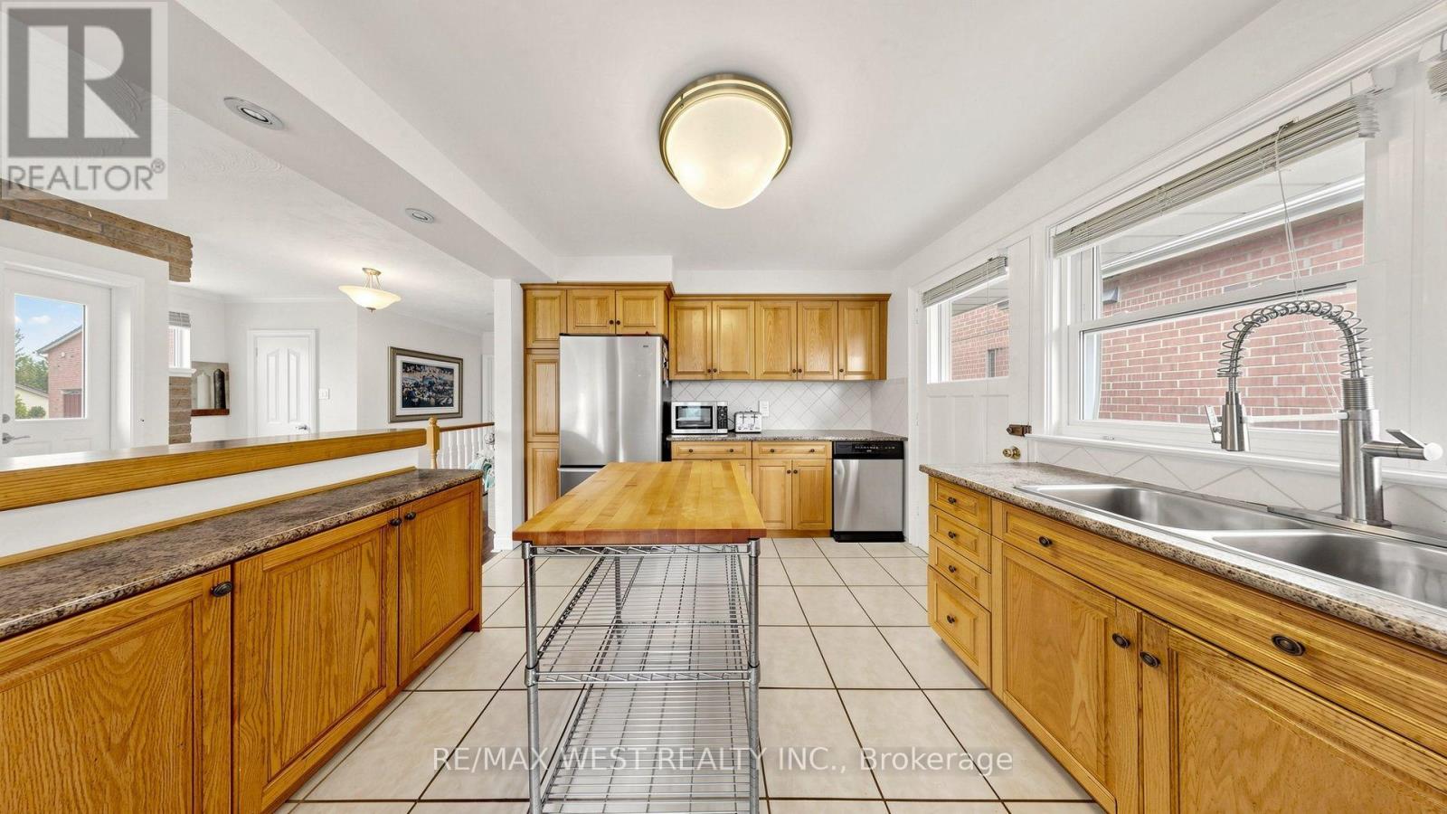 32 Allonsius Drive Property Photo 14