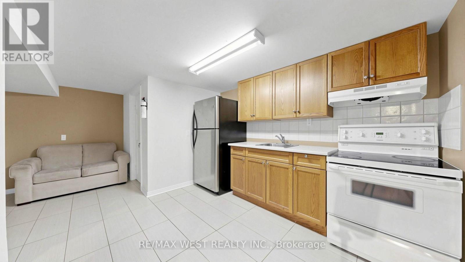 32 Allonsius Drive Property Photo 29