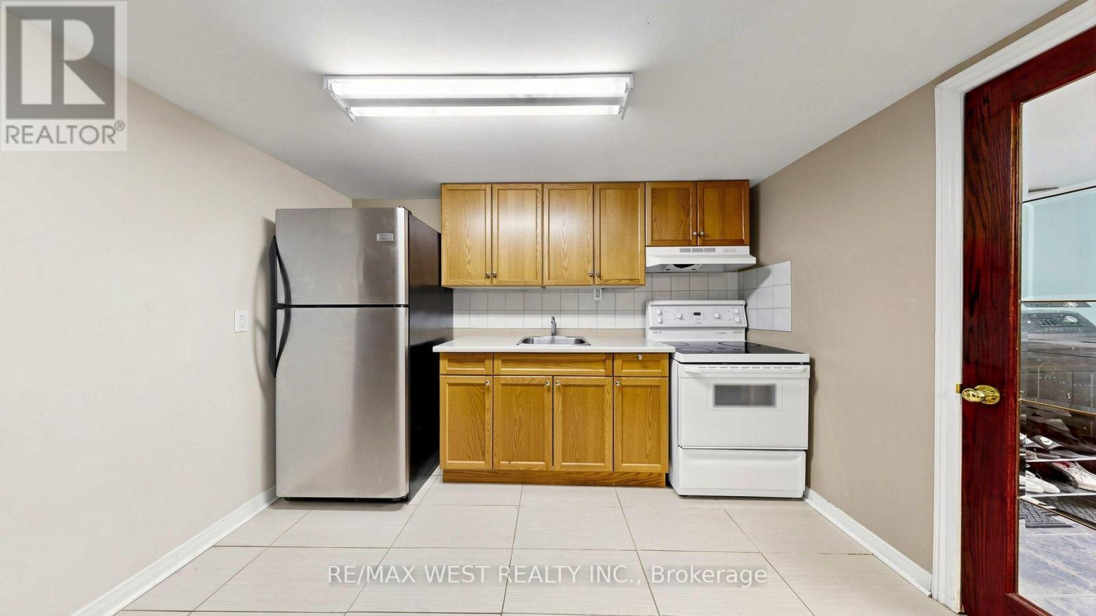 32 Allonsius Drive Property Photo 30