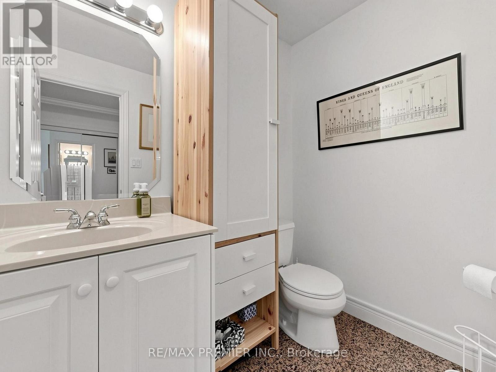 #301 - 30 Anglesey Boulevard Property Photo 14