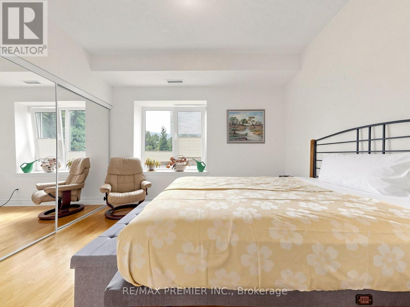 #301 - 30 Anglesey Boulevard Property Photo 18