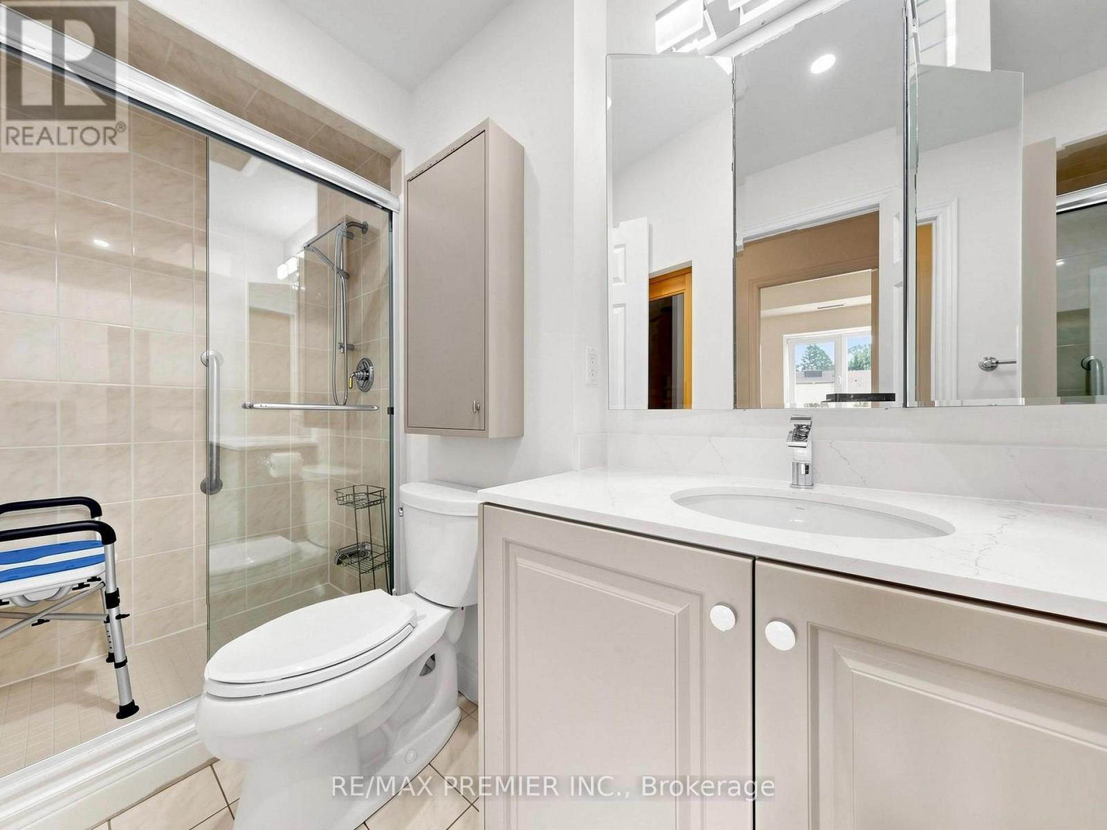 #301 - 30 Anglesey Boulevard Property Photo 19