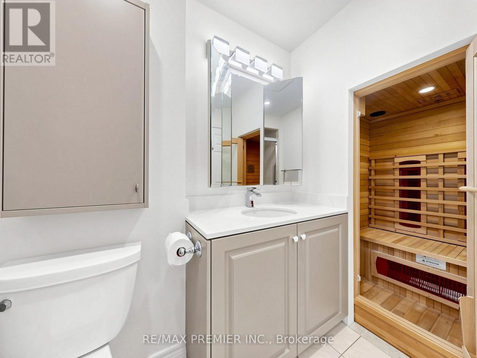 #301 - 30 Anglesey Boulevard Property Photo 20