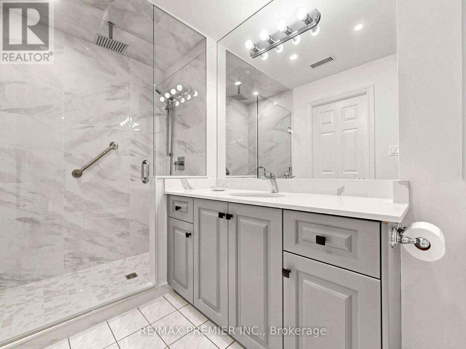 #301 - 30 Anglesey Boulevard Property Photo 27