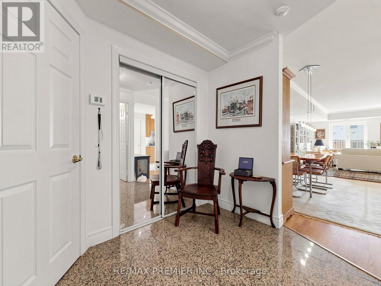 #301 - 30 Anglesey Boulevard Property Photo 31